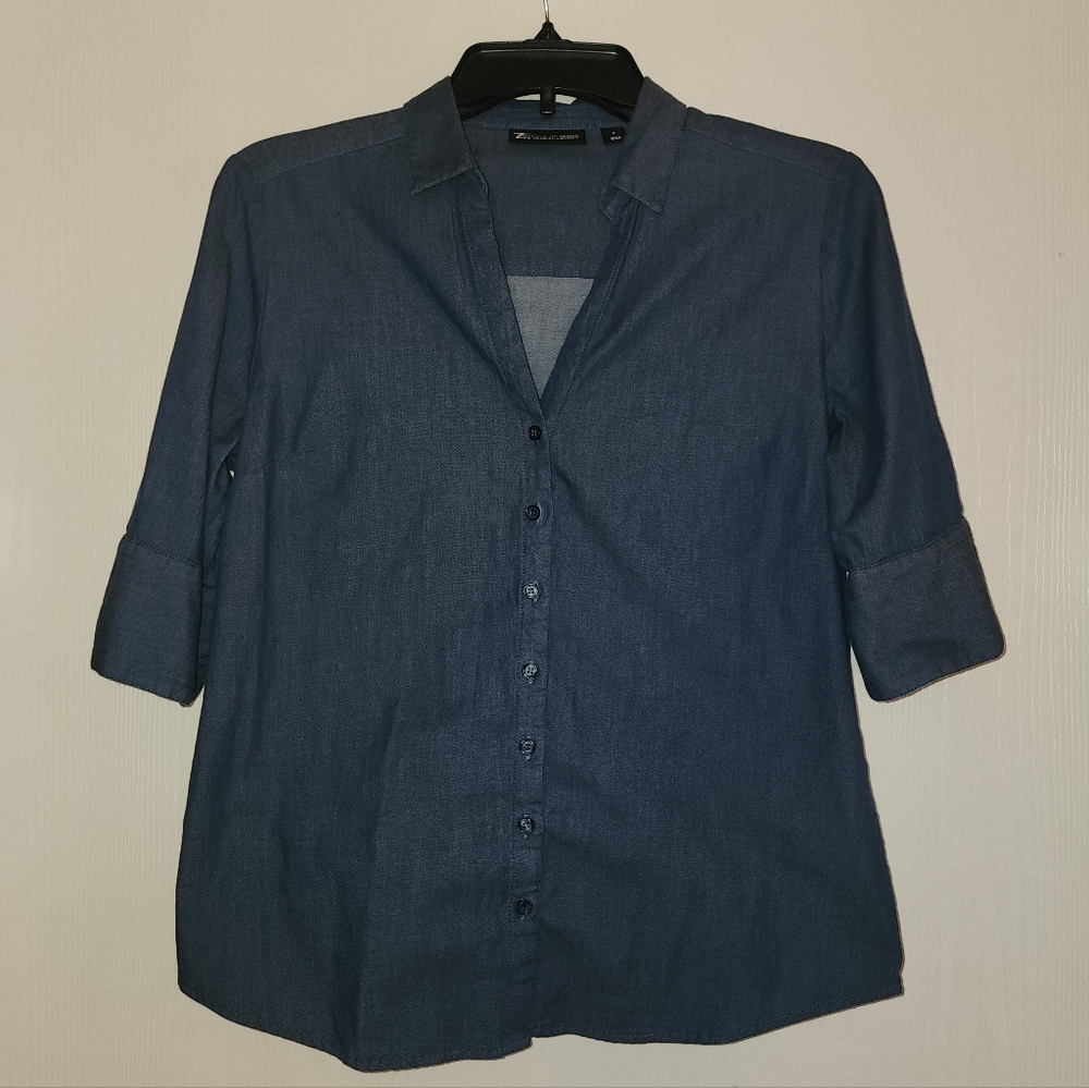 New York and Company Blue Button-Up Short Sleeve Shirt